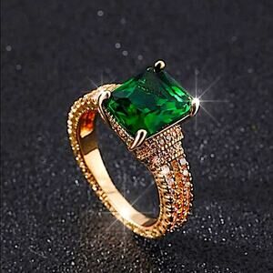 Gold 18K GP Emerald Green Gemstone Ring Size 7